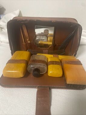 VTG 1950s Brown Worn Leather Vanity Kit Grooming Travel Case MCM Mad Men Barber